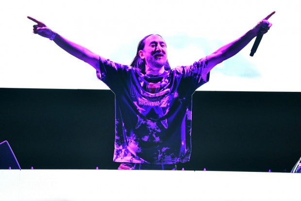 FORT LAUDERDALE, FLORIDA - DECEMBER 04: Steve Aoki performs on stage during Audacy Beach Festival at Fort Lauderdale Beach Park on December 04, 2021 in Fort Lauderdale, Florida. 