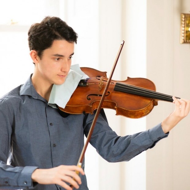 Nineteen-year-old Canadian violist Emil Zolfaghari won the first prize in the 17th Primrose International Viola Competition